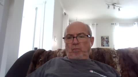 Snapshot of bernard1102 chatting on December 2024 05:37:01 PM bernard1102 online show from December 2024 05:37:01 PM