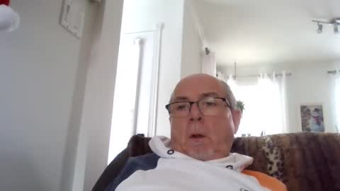 Snapshot of bernard1102 chatting on December 2024 02:48:02 PM bernard1102 online show from December 2024 02:48:02 PM