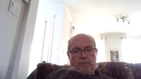 Snapshot of bernard1102 chatting on December 2024 06:59:02 PM bernard1102 online show from December 2024 06:59:02 PM