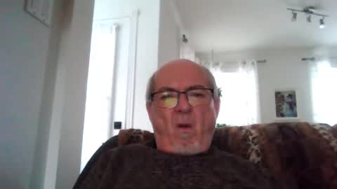 Snapshot of bernard1102 chatting on January 2025 01:25:02 PM bernard1102 online show from January 2025 01:25:02 PM