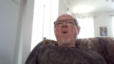 Snapshot of bernard1102 chatting on January 2025 04:27:01 PM bernard1102 online show from January 2025 04:27:01 PM