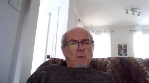 Snapshot of bernard1102 chatting on January 2025 07:29:01 PM bernard1102 online show from January 2025 07:29:01 PM