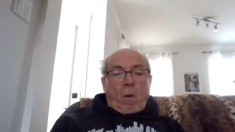 Snapshot of bernard1102 chatting on January 2025 02:47:02 PM bernard1102 online show from January 2025 02:47:02 PM