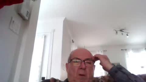 Snapshot of bernard1102 chatting on January 2025 02:30:02 PM bernard1102 online show from January 2025 02:30:02 PM