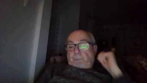 Snapshot of bernard1102 chatting on January 2025 03:06:02 AM bernard1102 online show from January 2025 03:06:02 AM