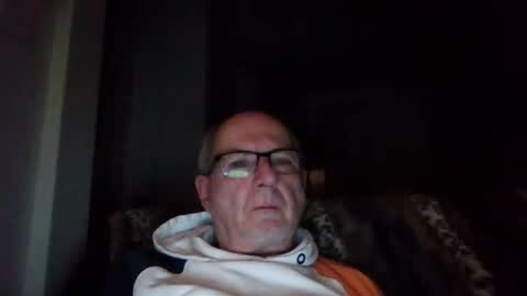 Snapshot of bernard1102 chatting on January 2025 02:32:01 AM bernard1102 online show from January 2025 02:32:01 AM