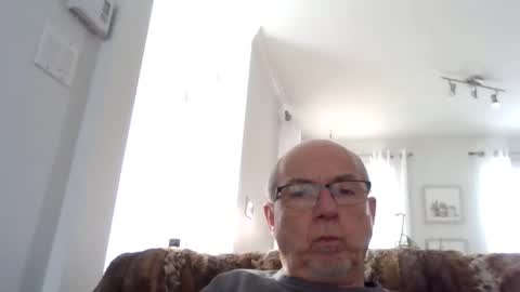 Snapshot of bernard1102 chatting on February 2025 05:12:01 PM bernard1102 online show from February 2025 05:12:01 PM