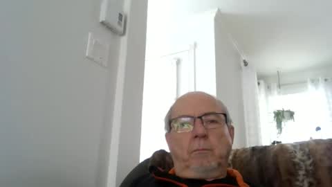 Snapshot of bernard1102 chatting on February 2025 02:03:02 PM bernard1102 online show from February 2025 02:03:02 PM