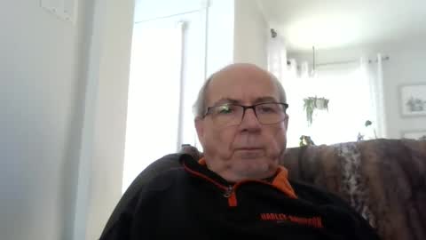 Snapshot of bernard1102 chatting on February 2025 02:09:02 PM bernard1102 online show from February 2025 02:09:02 PM