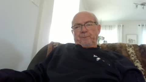 Snapshot of bernard1102 chatting on September 2025 12:38:02 PM bernard1102 online show from September 2025 12:38:02 PM