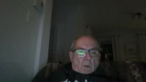 Snapshot of bernard1102 chatting on September 2025 12:12:01 AM bernard1102 online show from September 2025 12:12:01 AM