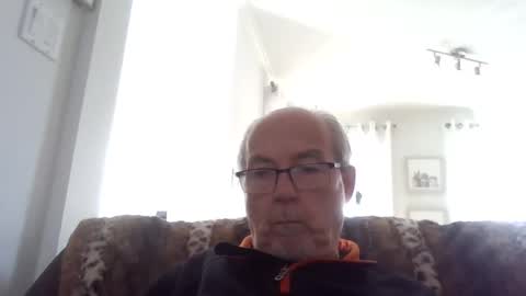 Snapshot of bernard1102 chatting on October 2025 06:19:02 PM bernard1102 online show from October 2025 06:19:02 PM