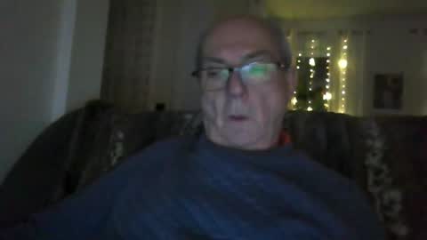 Snapshot of bernard1102 chatting on November 2025 01:18:01 AM bernard1102 online show from November 2025 01:18:01 AM