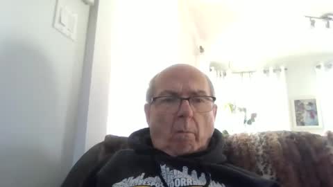 Snapshot of bernard1102 chatting on December 2025 03:10:01 PM bernard1102 online show from December 2025 03:10:01 PM