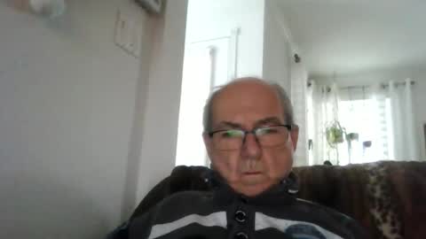 Snapshot of bernard1102 chatting on December 2025 02:12:02 PM bernard1102 online show from December 2025 02:12:02 PM