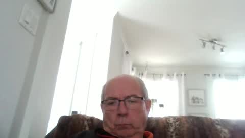 Snapshot of bernard1102 chatting on January 2026 02:11:01 PM bernard1102 online show from January 2026 02:11:01 PM