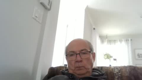 Snapshot of bernard1102 chatting on February 2026 03:27:01 PM bernard1102 online show from February 2026 03:27:01 PM