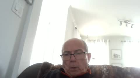 Snapshot of bernard1102 chatting on February 2026 07:32:01 PM bernard1102 online show from February 2026 07:32:01 PM