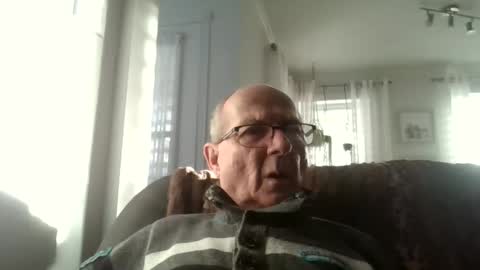 Snapshot of bernard1102 chatting on April 2026 10:38:01 PM bernard1102 online show from April 2026 10:38:01 PM