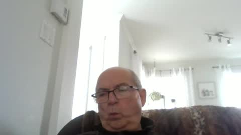 Snapshot of bernard1102 chatting on April 2026 02:13:02 PM bernard1102 online show from April 2026 02:13:02 PM