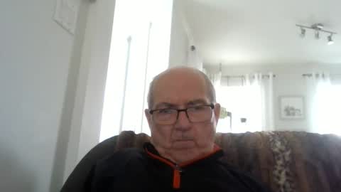 Snapshot of bernard1102 chatting on April 2026 01:36:02 PM bernard1102 online show from April 2026 01:36:02 PM