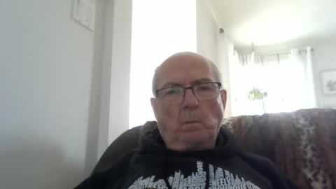 Snapshot of bernard1102 chatting on April 2026 02:45:02 PM bernard1102 online show from April 2026 02:45:02 PM