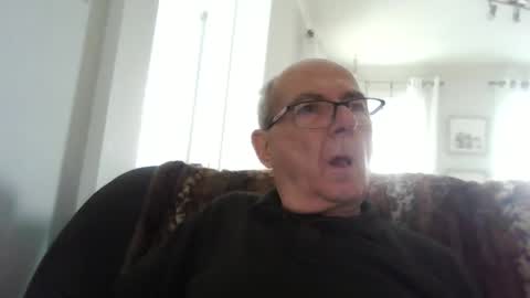 Snapshot of bernard1102 chatting on April 2026 12:51:02 PM bernard1102 online show from April 2026 12:51:02 PM