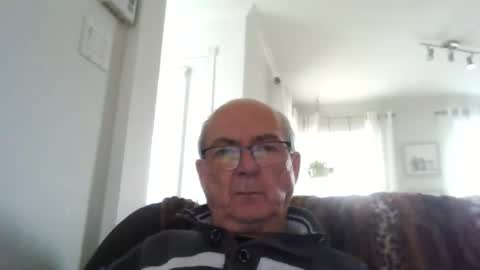 Snapshot of bernard1102 chatting on April 2026 01:39:02 PM bernard1102 online show from April 2026 01:39:02 PM