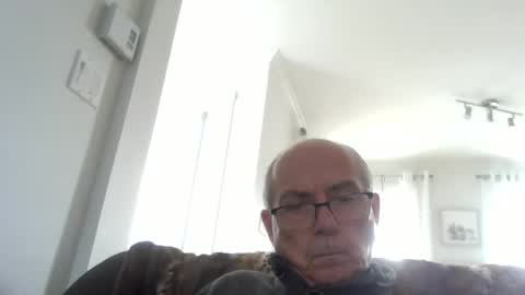 Snapshot of bernard1102 chatting on May 2026 06:57:02 PM bernard1102 online show from May 2026 06:57:02 PM