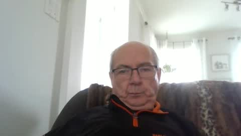 Snapshot of bernard1102 chatting on May 2026 01:16:01 PM bernard1102 online show from May 2026 01:16:01 PM