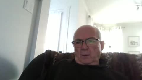 Snapshot of bernard1102 chatting on May 2026 11:00:01 PM bernard1102 online show from May 2026 11:00:01 PM