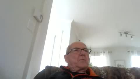 Snapshot of bernard1102 chatting on May 2026 01:09:02 PM bernard1102 online show from May 2026 01:09:02 PM