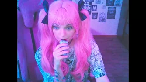 Snapshot of berriekitten chatting on April 2026 09:39:33 PM BerrieKitten online show from April 2026 09:39:33 PM