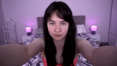 Violette online show from May 2026 01:06:01 PM