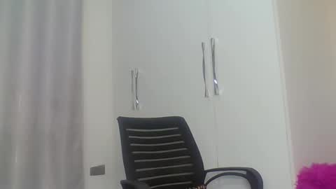 berryl online show from November 2025 07:10:01 PM