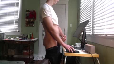 Snapshot of best_triam chatting on February 2025 04:21:01 PM best_triam online show from February 2025 04:21:01 PM