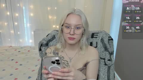 Danny and Kira online show from January 2025 05:09:01 AM