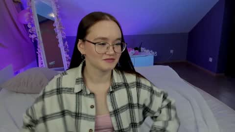 Danny and Kira online show from February 2025 08:24:01 AM