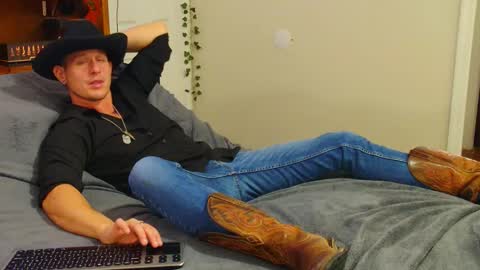 twitter zack1fisher online show from December 2025 01:02:02 AM