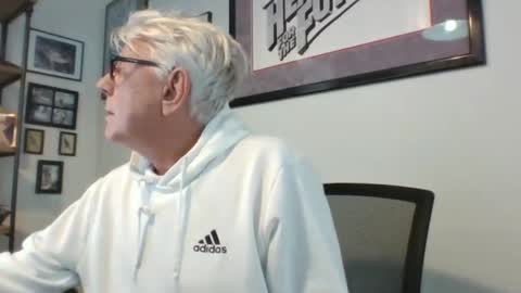 Snapshot of bestshot1951 chatting on December 2024 08:16:01 PM bestshot1951 online show from December 2024 08:16:01 PM