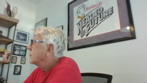 Snapshot of bestshot1951 chatting on December 2024 07:40:01 PM bestshot1951 online show from December 2024 07:40:01 PM