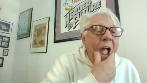 Snapshot of bestshot1951 chatting on January 2025 06:24:02 PM bestshot1951 online show from January 2025 06:24:02 PM