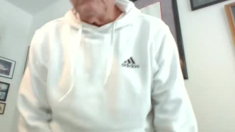 Snapshot of bestshot1951 chatting on January 2025 06:52:01 PM bestshot1951 online show from January 2025 06:52:01 PM