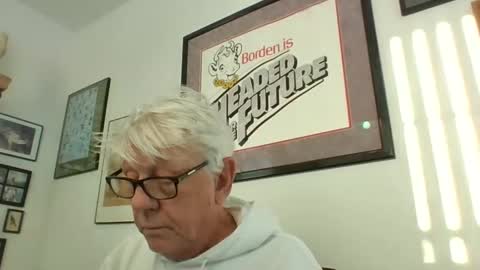 Snapshot of bestshot1951 chatting on January 2025 01:14:01 PM bestshot1951 online show from January 2025 01:14:01 PM