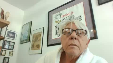 Snapshot of bestshot1951 chatting on January 2025 06:57:02 PM bestshot1951 online show from January 2025 06:57:02 PM