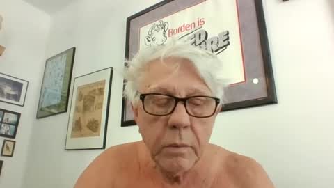 Snapshot of bestshot1951 chatting on January 2025 03:58:02 PM bestshot1951 online show from January 2025 03:58:02 PM