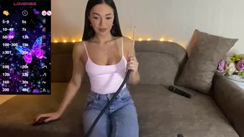 Teya online show from December 2025 09:42:02 PM