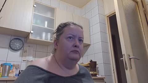 Snapshot of bethnorth chatting on September 2025 02:16:01 AM bethnorth online show from September 2025 02:16:01 AM