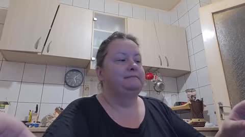 Snapshot of bethnorth chatting on September 2025 02:06:02 AM bethnorth online show from September 2025 02:06:02 AM