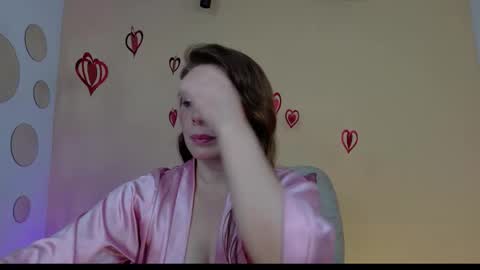 Snapshot of betsy_anub chatting on November 2025 10:21:01 PM LINDA online show from November 2025 10:21:01 PM